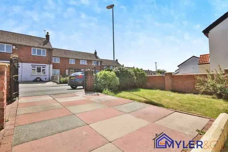 3 bed house for sale