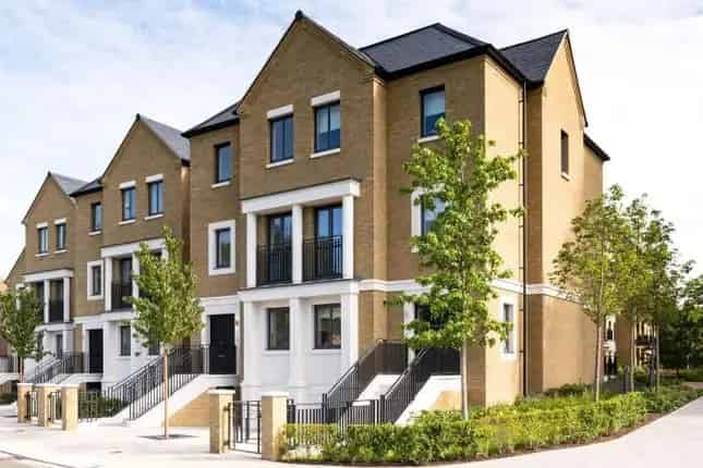 Luxury Four-Bedroom Townhouses Teddington Riverside