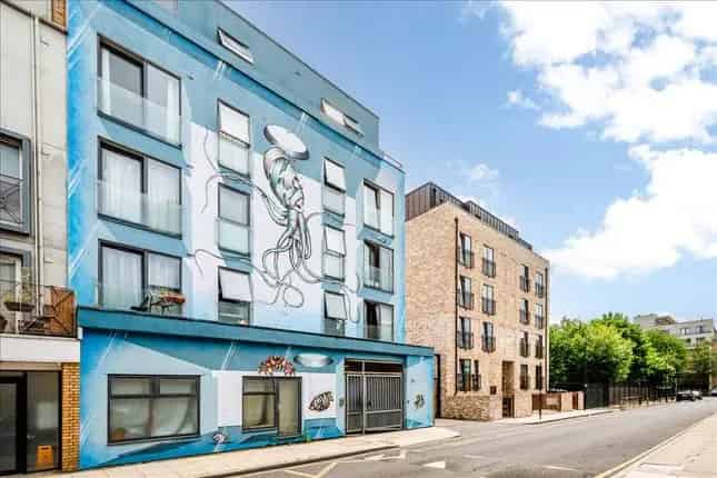 18 Flat Freehold Block Bethnal Green High Rental Income