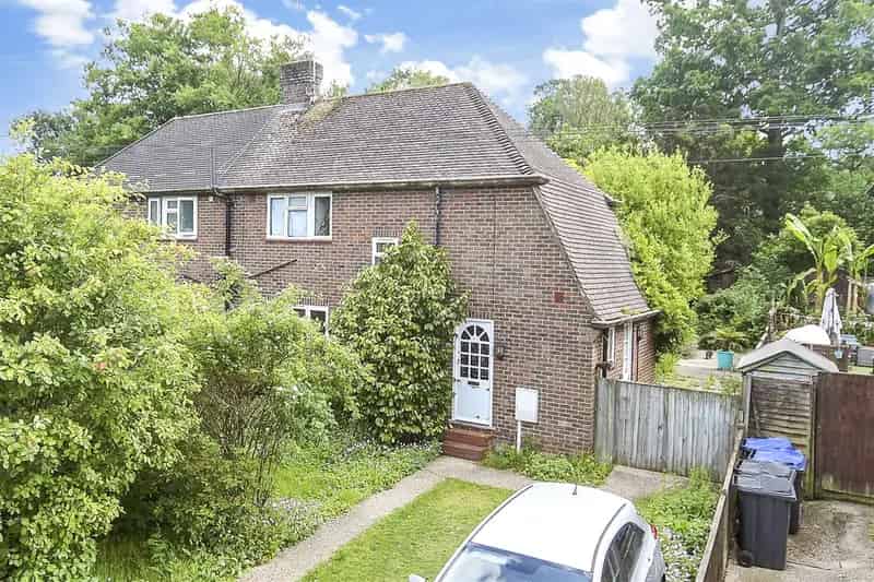 2 Bedroom Semi Detached House For Sale Near Train Station