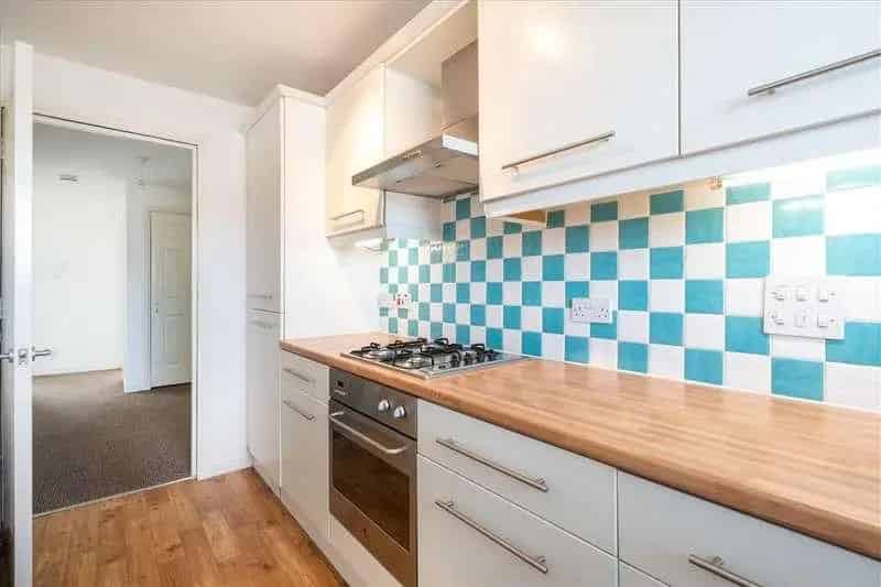 2 Bed Flat for Sale Town Centre