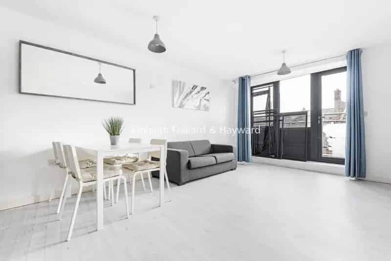 Spacious 2-Double Bedroom Apartment Near Tooting Stations