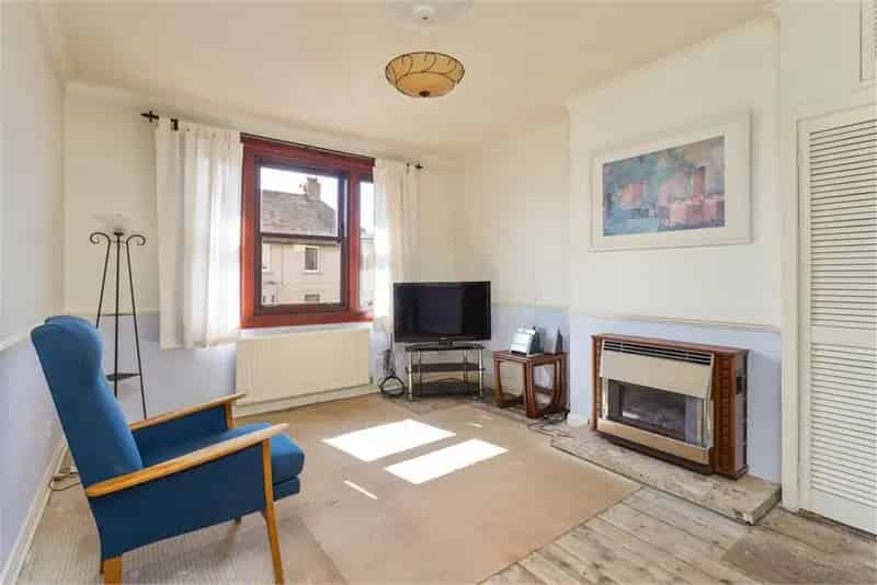 4 Bed Upper Villa in Dalkeith - Family Home