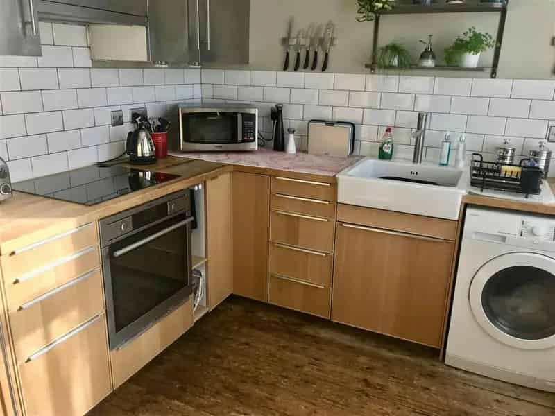 Stunning Victorian Apartment with Modern Amenities