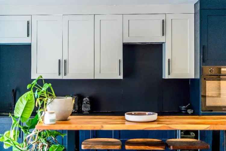 3 Bedroom Detached House for Sale in Cotham