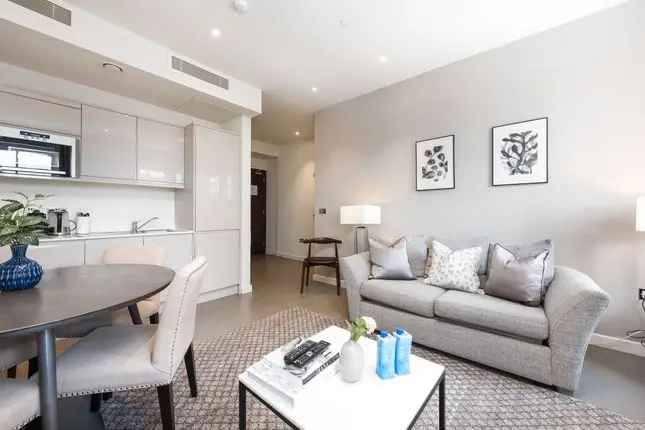 Flat to rent in Kensington Court, Kensington, London W8