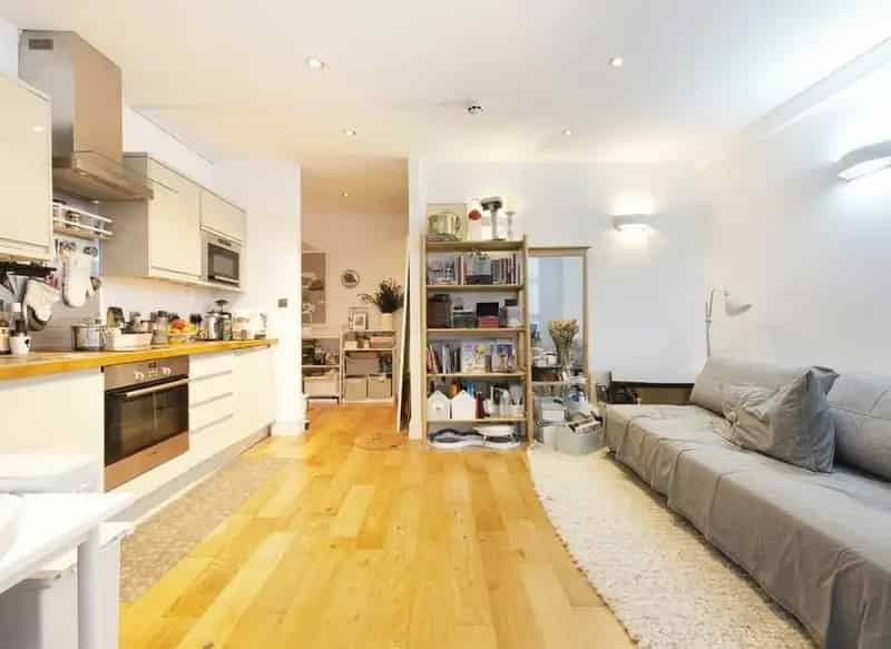 Studio Apartment near Highgate Tube - Modern Amenities and Communal Garden