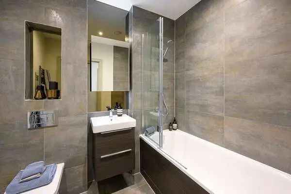 Bankside Gardens Apartments Reading: Modern Lakefront Living