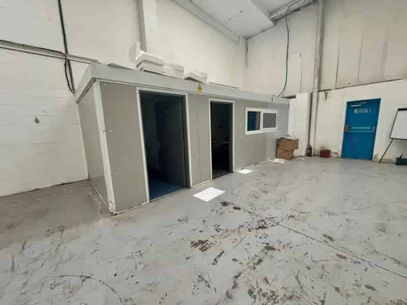 Trade Counter Distribution Unit To Let Albany Industrial Estate