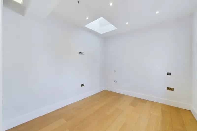 One Bedroom Flat Brondesbury Park Modern Kitchen Chain Free