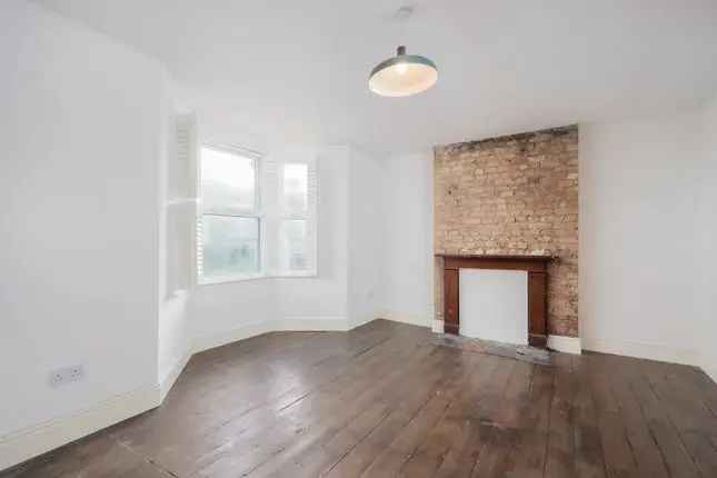 Terraced house to rent in Shenley Road, London, London SE5