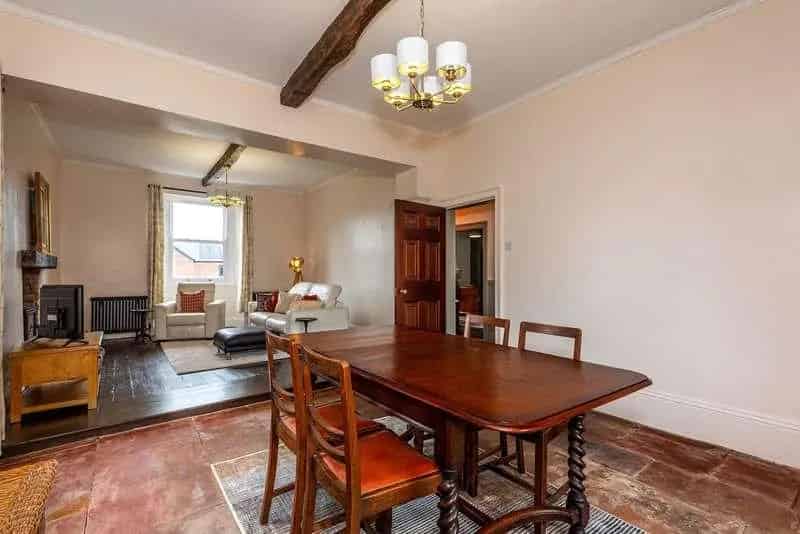 5 Bed House for Sale Beautifully Renovated Home