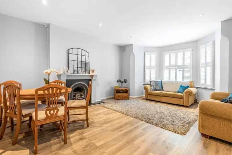 Two Double Bedroom Garden Flat Lavender Hill Near St Johns Hill