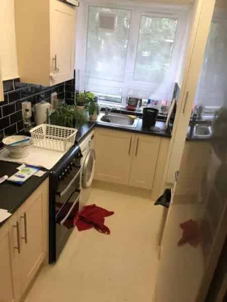 2 Bedroom Council Flat Near Schools and Sainsburys