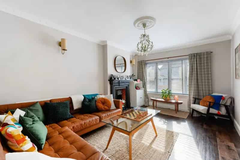 5 Bedroom Detached House For Sale Near Village Center