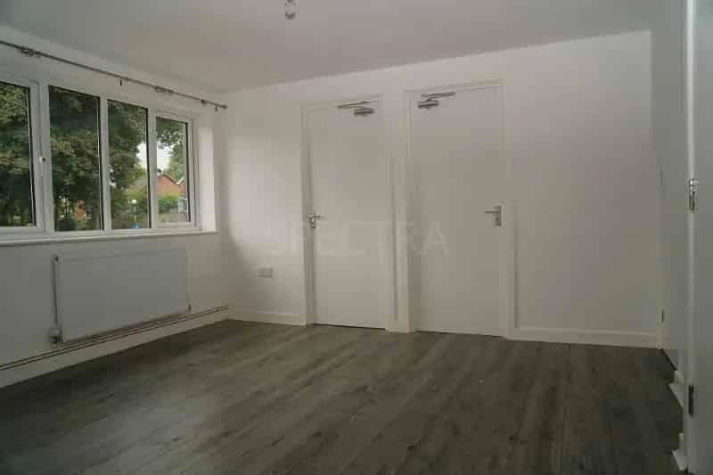 3 Bedroom Flat to Rent