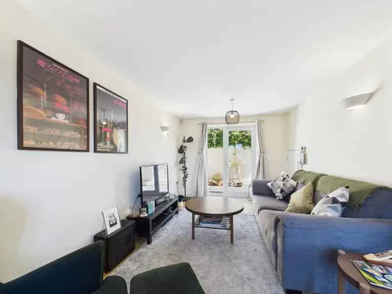 2 Bedroom House for Rent in Henleaze