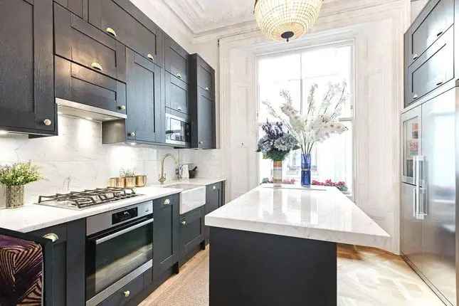 Flat for Sale in Linden Gardens London W2