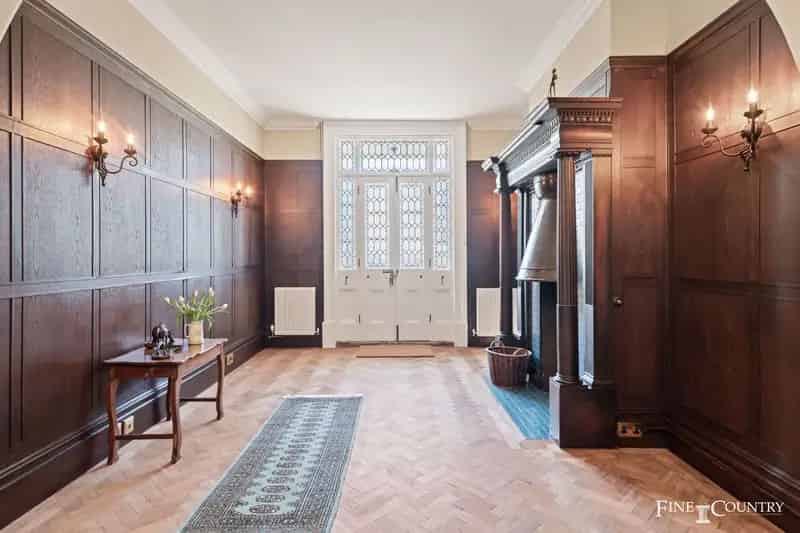 6 Bedroom Edwardian Farmhouse with 10 Acres
