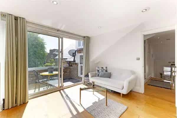 Stylish 2nd Floor Apartment Putney 3 Beds South Facing Terrace