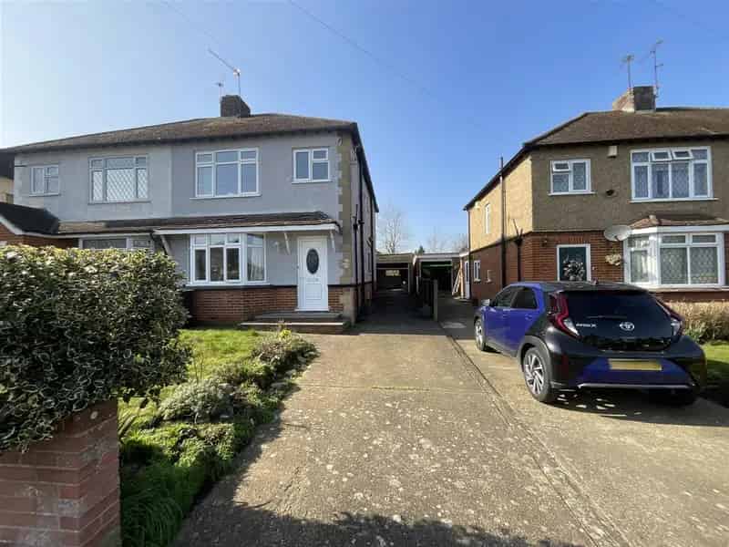 3 Bedroom Semi Detached House For Sale Chain Free