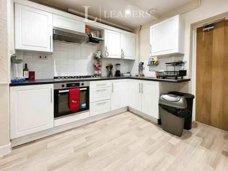 6 Bed Student House Semi Detached Fully Furnished Double Glazed