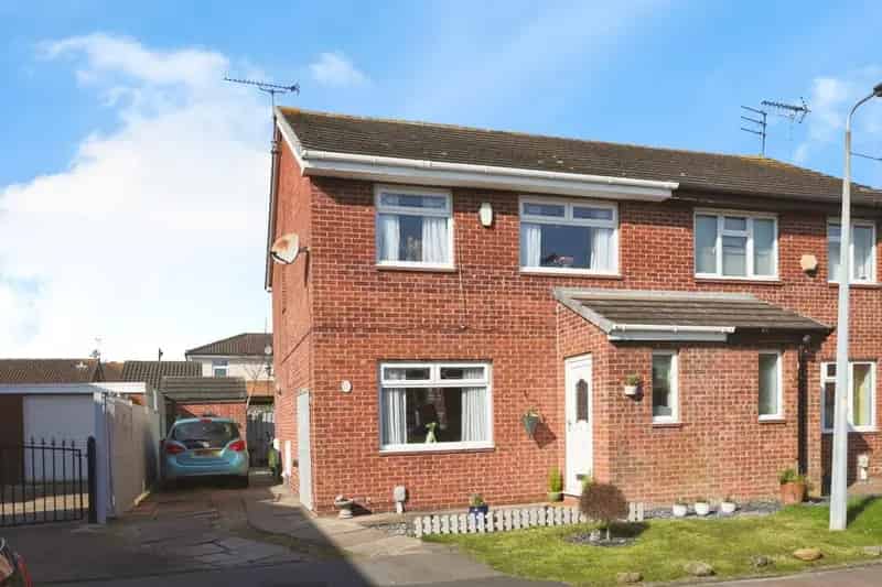 3 Bedroom Semi Detached House For Sale