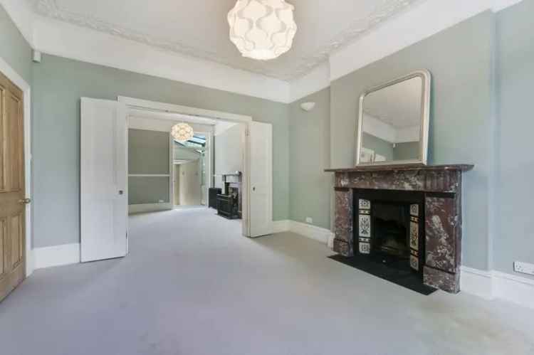 5 Bedroom Semi-Detached House Near Chiswick High Road