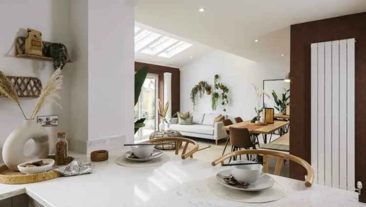 4 Bedroom Detached House for Sale Modern Family Home