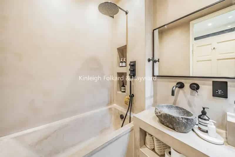 Resplendent Period Home with Contemporary Finish