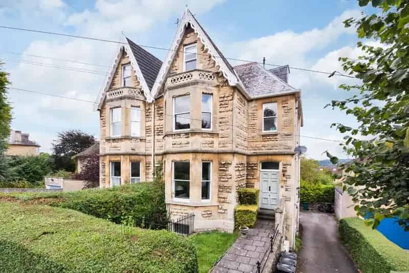 2 Bedroom Apartment to Rent