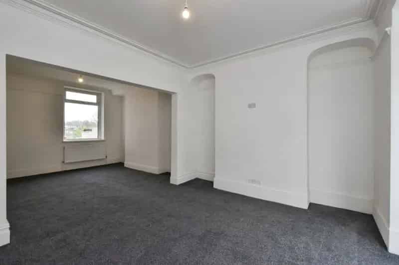 3 Bedroom Terraced House for Sale - Modern, Spacious, Rear Garden