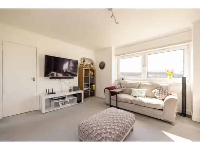 2 Bedroom Flat for Sale in Corstorphine