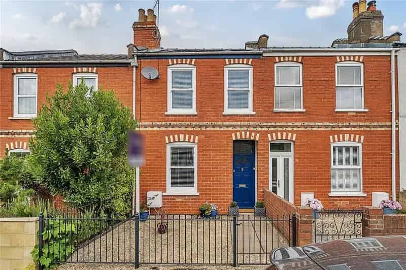 2 Bedroom Townhouse for Sale in Cheltenham