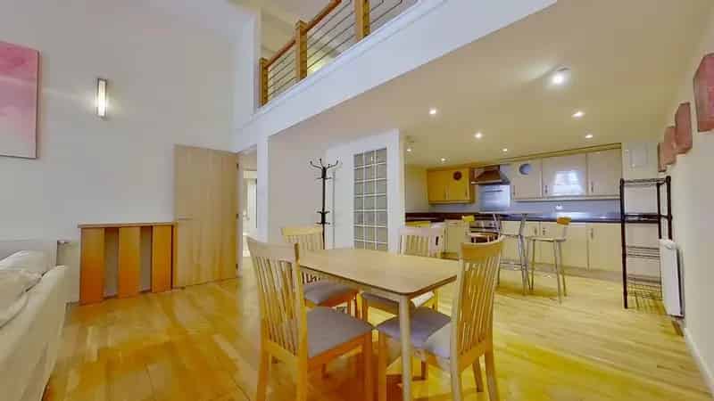 2 Bedroom Furnished Apartment Glasgow City Centre
