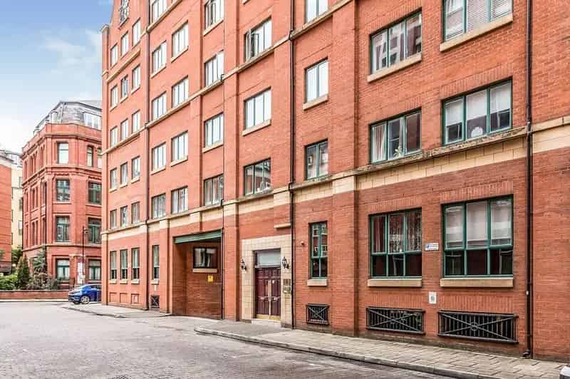 2 Bedroom Furnished Apartment Near Manchester University