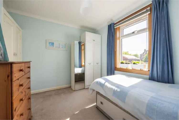 2 Bed Flat Lower Villa Parkhead Private Garden Driveway