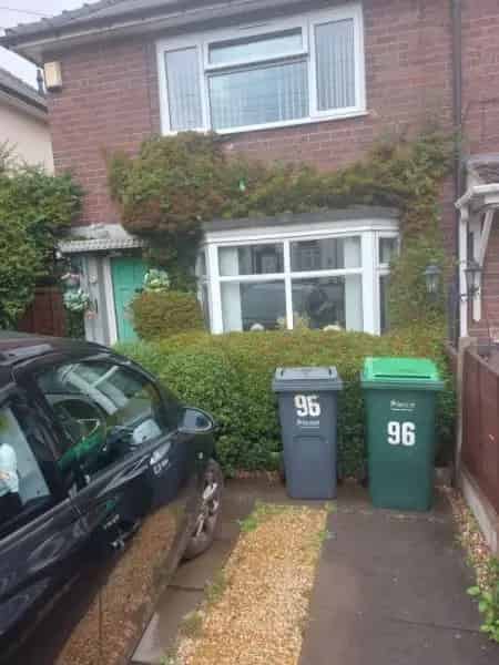 2 Bed House Near IKEA M6 J9 Wombourne Penn Bradmore