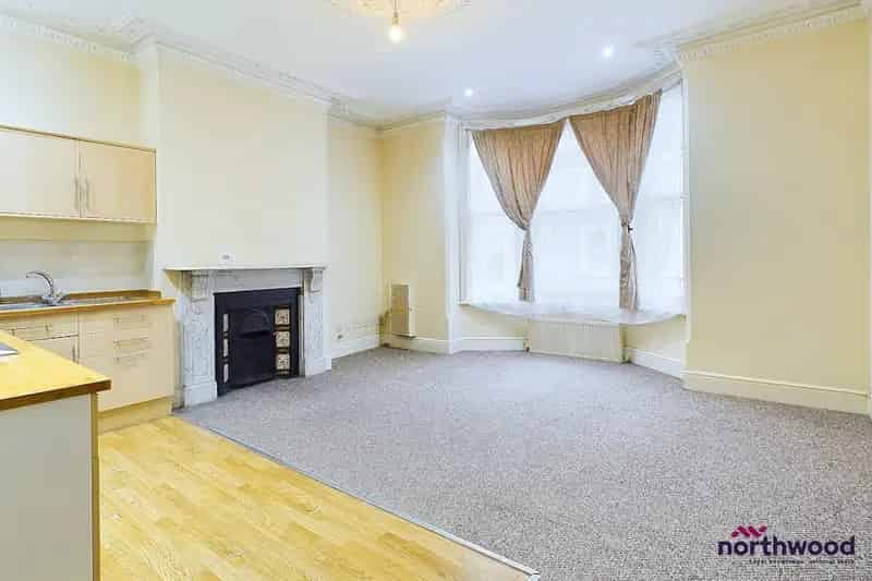 One Bedroom Flat Near Eastbourne Seafront