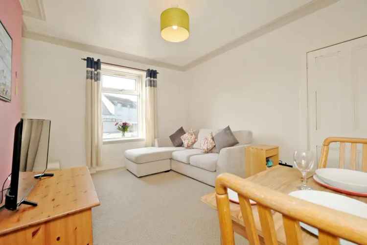 One Bedroom Ground Floor Flat with Cellar and Garden