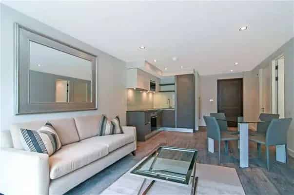 Spacious 3rd Floor Flat in Clapham Old Town
