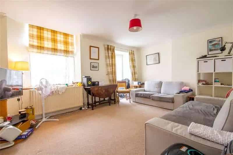 2 Bed Mews House for Sale Near Town Centre