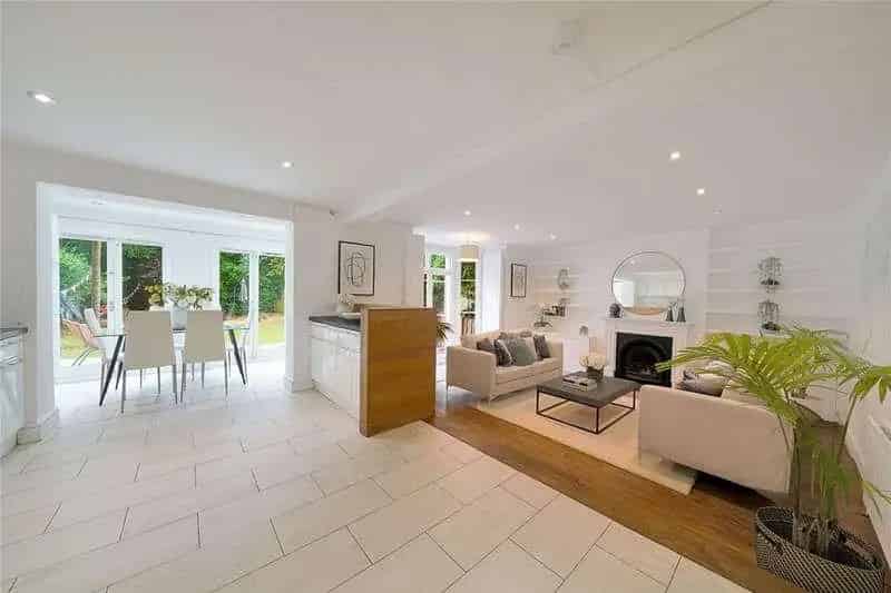 3 bed flat for sale