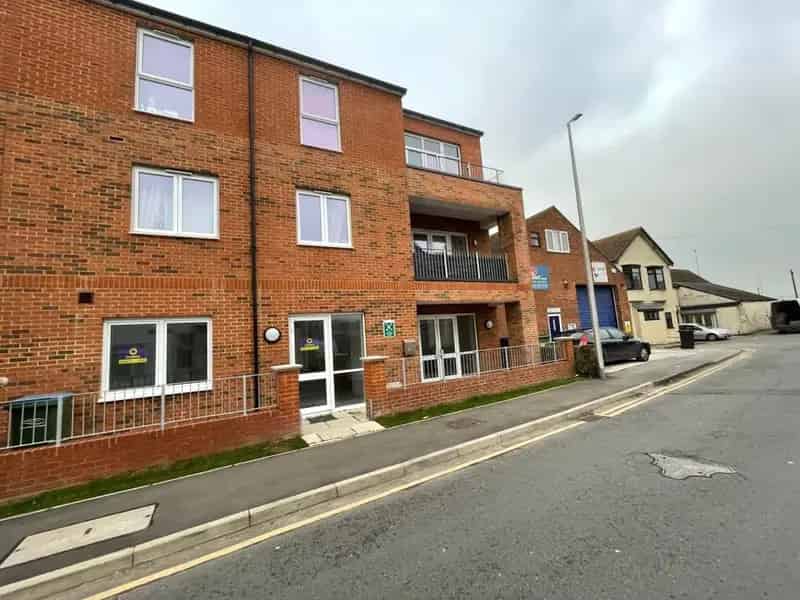 Ground Floor Art Studio To Let - Double Glazed, CAT A Fit-Out