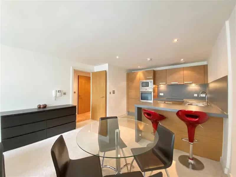 2 Bedroom Apartment House to Rent