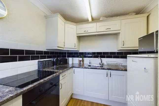 1-Bed Retirement Flat Cardiff Lift Access Modern Kitchen Parking