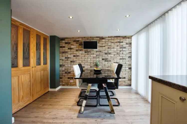 3 Bed Family Home Silverdale Large Garden Garage Driveway