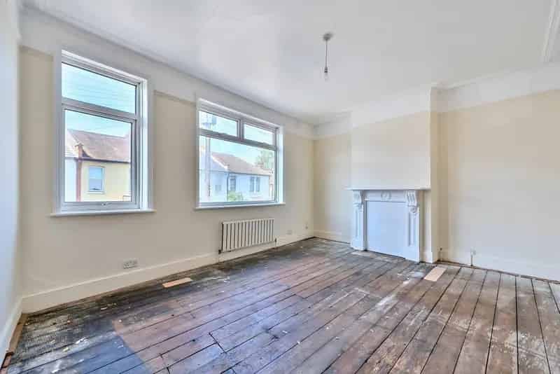 3 Bed 1930s House Ladywell Requiring Modernisation