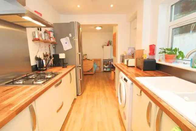 Spacious 3 Bedroom Terrace House Easton Bristol