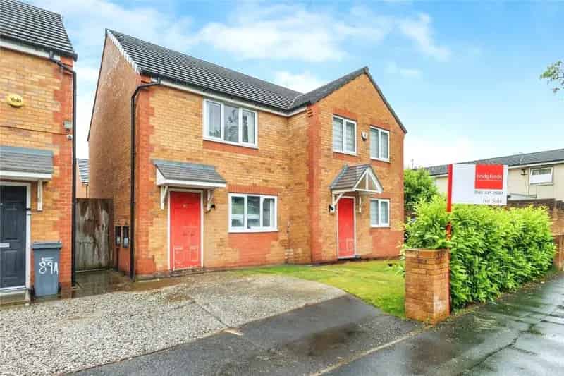 Well-Appointed Semi-Detached House Near Manchester City Centre